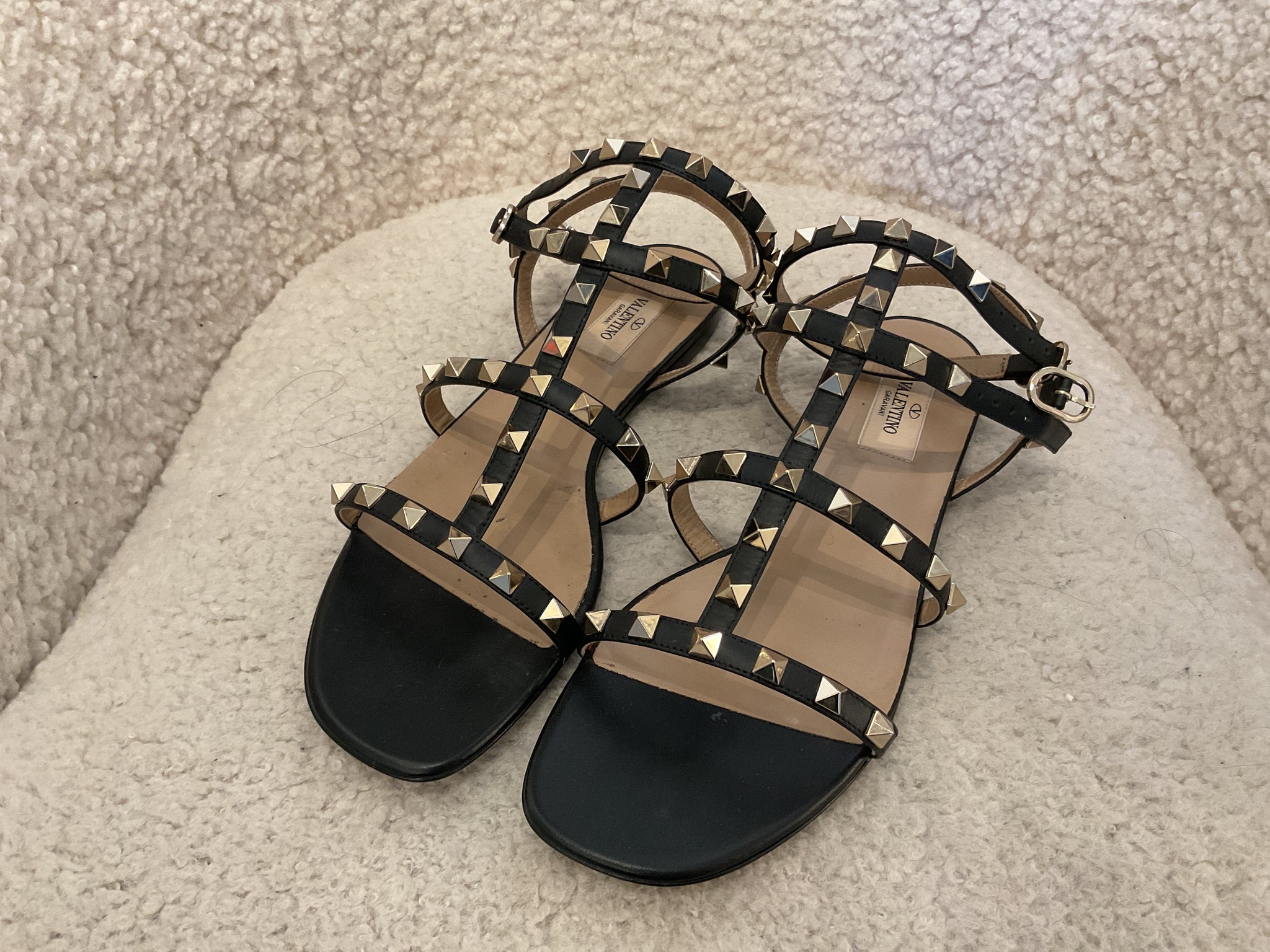 Valentino Rockstud Flat sandals