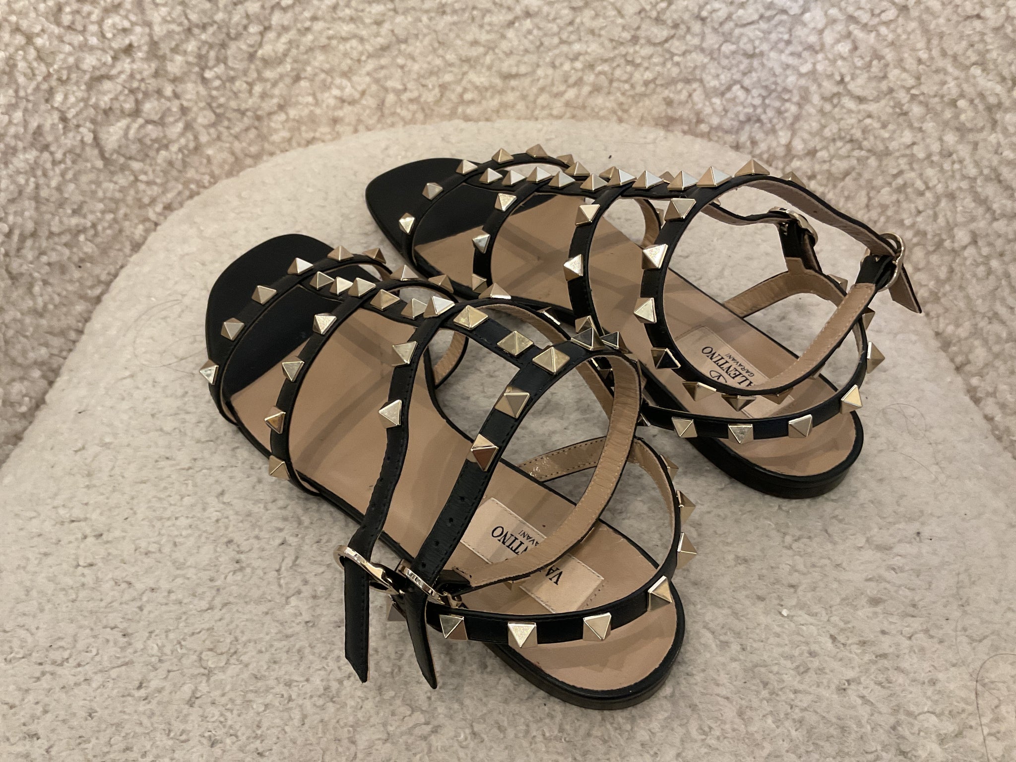 Valentino Rockstud Flat sandals